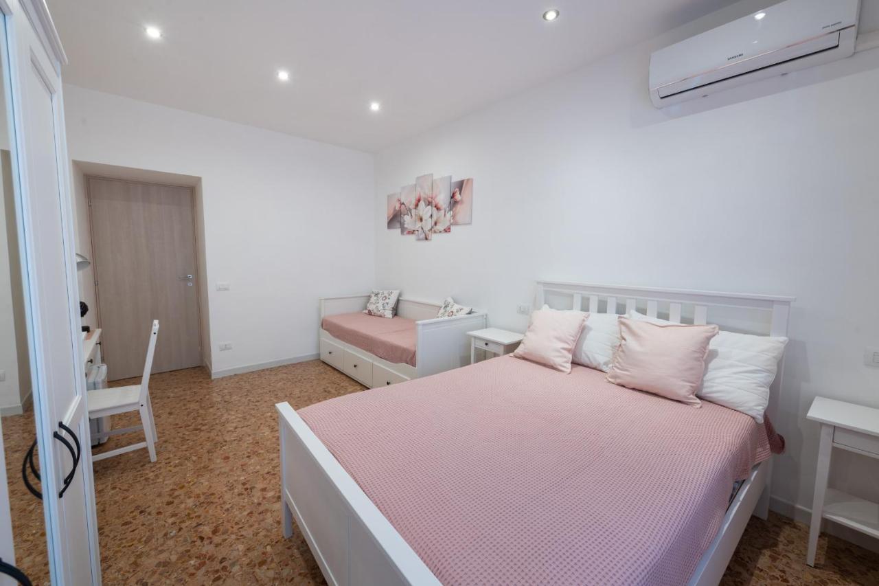 Casa Rosa Beige E Blu Apartment Rome Exterior photo